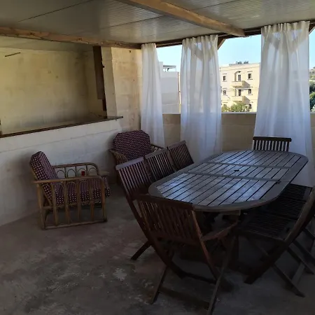 Casa Laeta * Santa Luċija